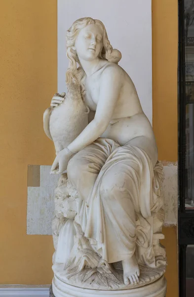 Mramorová Socha Afrodity Husou Nádvoří Múz Achilleionský Palác Korfu Řecko — Stock fotografie