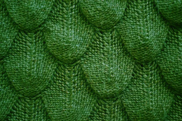 Realistic knitted texture closeup in green. Модная концепция . — стоковое фото