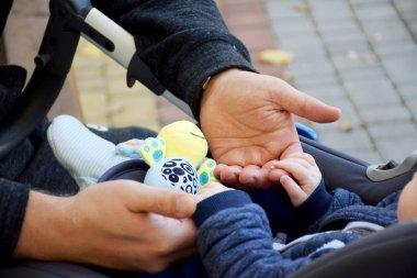 Bir çocuk ve bir baba