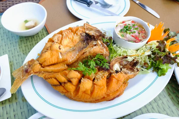 Aliments thaïlandais sur la table — Photo