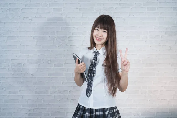 Murid perempuan asia dengan seragam sekolah Jepang seksi — Stok Foto