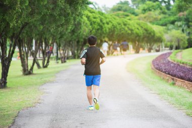 Genel Park'ta jogging adam
