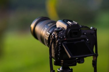 tripod üzerinde kamera kapatın