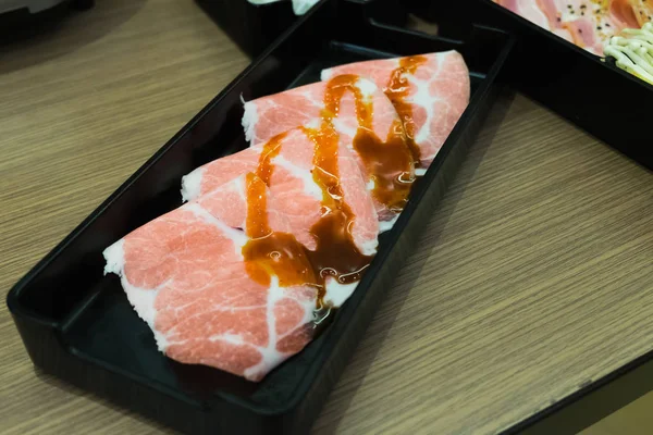 Rauw rundvlees segment voor barbecue of Japanse stijl yakiniku — Stockfoto