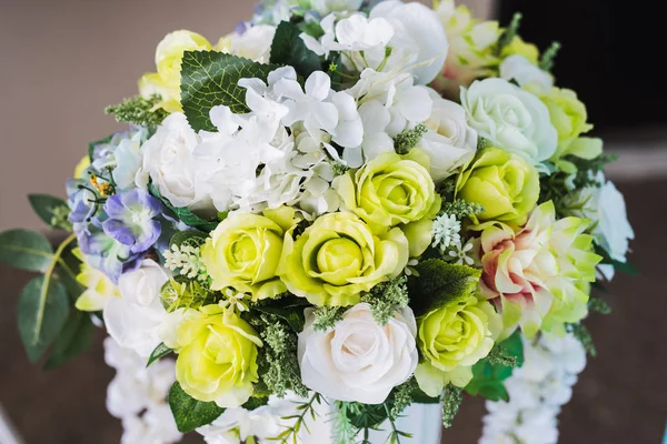 Białe kwiaty ślubne — Zdjęcie stockowe