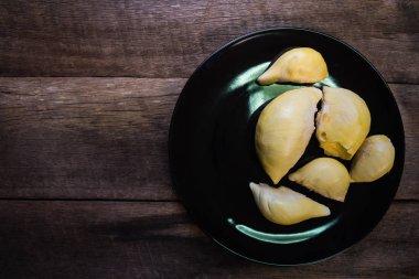 durain tarihinde ahşap masa, üstten görünüm