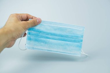 17.5 ve Corona virüslerinin (covid-19) korunması için cerrahi maske