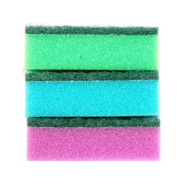 Imagem de esponjas coloridas isoladas close-up / limpadores, detergentes, esponja de limpeza doméstica para limpeza / esponja de limpeza com esfregaço isolado em fundo branco — Fotografia de Stock