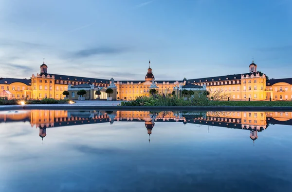 Castelo Karlsruhe Refletido Água Noite Verão — Fotografia de Stock