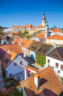 Çek Cumhuriyeti 'nin Cesky Krumlov kentindeki tarihi şehir merkezine bakın