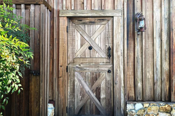 Western Barn Shed Old Door Lantern — Stock Photo, Image