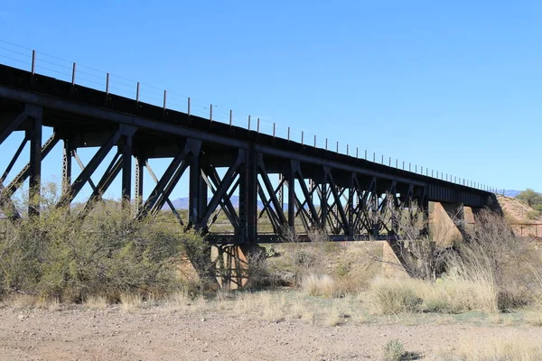 Railroad Bridge Desert River Crossing — Stock Photo, Image