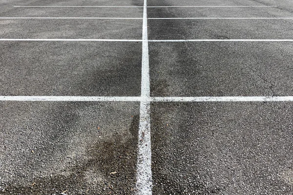 Szczegółowy Widok Miejsc Parkingowych Linii Asfalcie Oraz — Zdjęcie stockowe