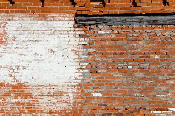 Velho Exterior Abandonado Caiado Vermelho Tijolo Jardim Edifício Parede — Fotografia de Stock