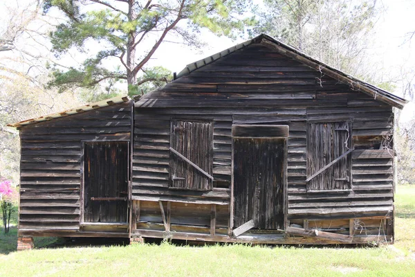 Une Ancienne Grange Ferme Abandonnée Style Sud Par Une Journée — Photo