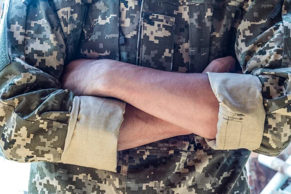 Zblízka Vojenská Uniforma Povrchu Vojenské Ruce — Stock fotografie