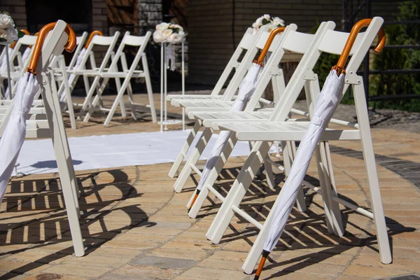 Bruidsboog Openluchtceremonie Zitplaatsen — Stockfoto