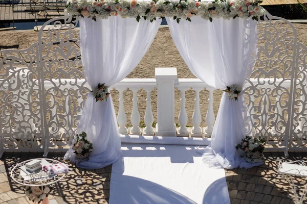 Arco Casamento Cerimônia Visita Margem Rio — Fotografia de Stock