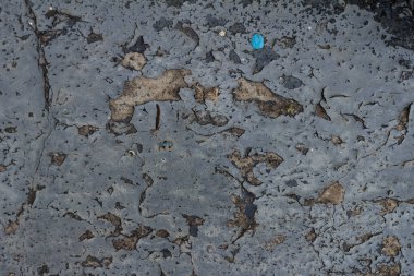 Çatlaklar ve çiziklerle beton doku, duvar, arka plan olarak kullanılabilir, metin için alanı olan web pankartı