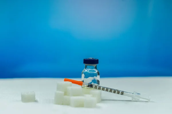 Sprutor För Insulin Bakgrunden Sockerbitar Diabetesvaccin — Stockfoto