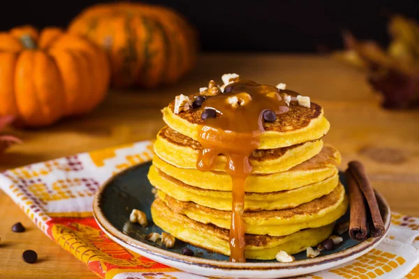 Pumpkin pancakes with caramel sauce — Stock Photo, Image