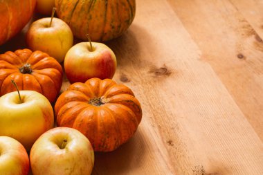 Şükran: elma ve kabaklar