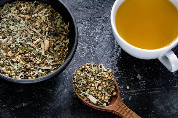 Suchy, ziołową herbatę i zielonej herbaty — Zdjęcie stockowe