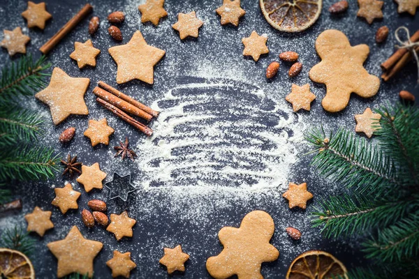 Christmas composition with gingerbread cookies cookies — Stock Photo, Image