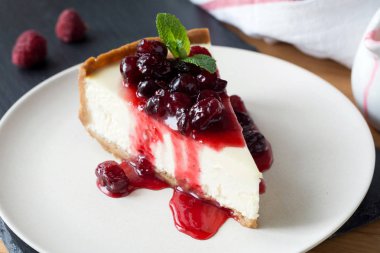 Kızılcık soslu Cheesecake