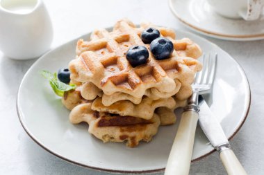 Belçika waffle plaka üzerinde