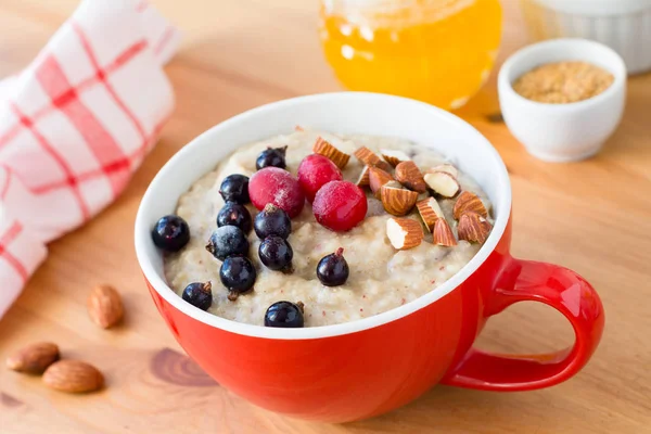 Breakfast oatmeal porridge bowl — Stock Photo, Image