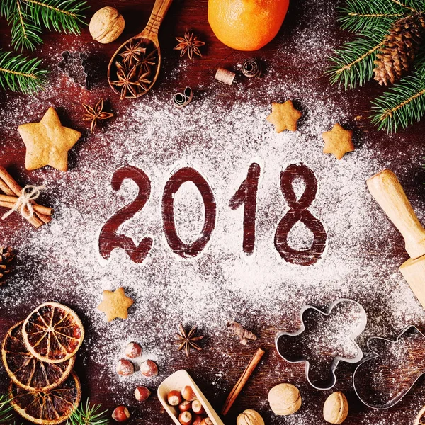 Yeni yıl çerçeve ile un ve tatil Dekorasyon üzerinde yazılı 2018