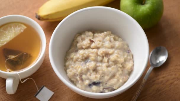 Gesundes Frühstück Haferbrei Schüssel Warmes Komfort Essen Vegetarisches Und Veganes — Stockvideo