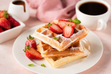 çilek ile Belçika waffle