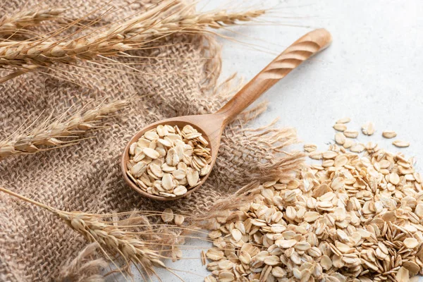 Avena laminada, harina de avena, copos de avena —  Fotos de Stock