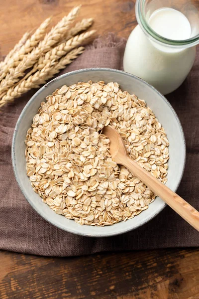 Oat flakes, rolled oats in bowl