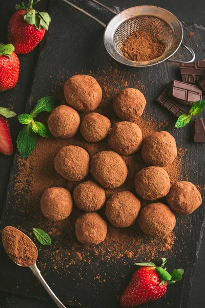 Homemade Dark Chocolate Truffles — Stock Photo, Image