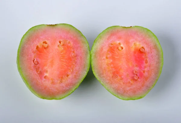 Guava Frutta in sfondo bianco — Foto Stock