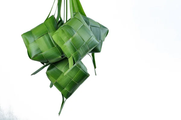 Ketupat pirinç hamur tatlısı