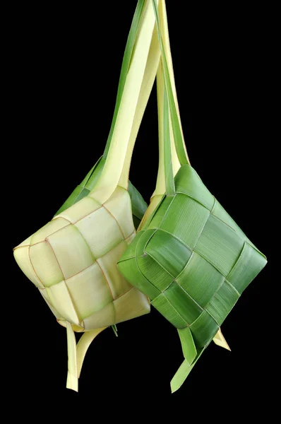Ketupat pirinç hamur tatlısı