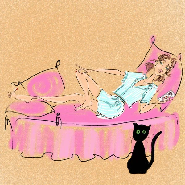 Fille en pyjama reposant sur des oreillers avec un téléphone à la main et à côté d'un chat noir — Photo