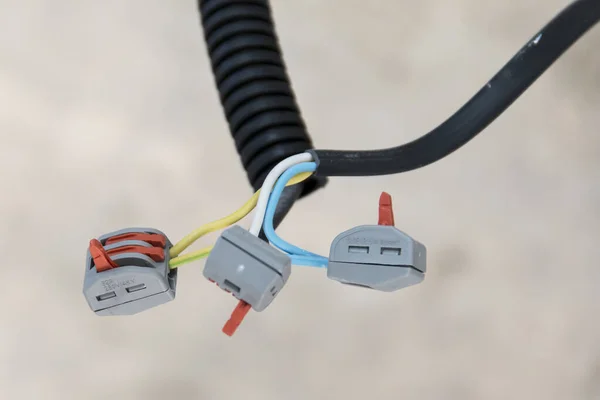 Three Terminals Connectors Connecting Wires Home Electrical Network Corrugated Wires — Stock Photo, Image
