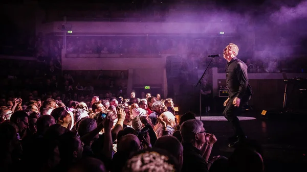 Febrero 2020 Tivolivredenburg Utrecht Países Bajos Concierto Maneras Ordinarias Oscuridad — Foto de Stock