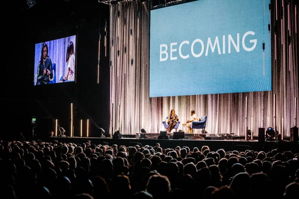 2019年4月17日にオランダのアムステルダムで開催されたZiggo Domeの元Fist Lady Michelle Obama — ストック写真