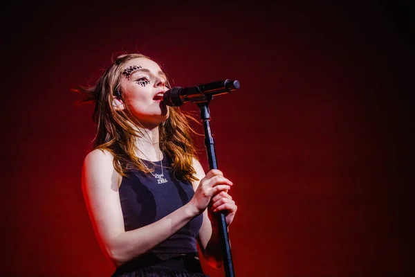 Chvrches Performance Best Bewaarde Geheim 2018 — Stockfoto