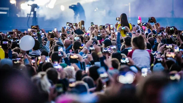 Junio 2019 Festival Pinkpop Landgraaf Países Bajos Teléfonos Móviles —  Fotos de Stock