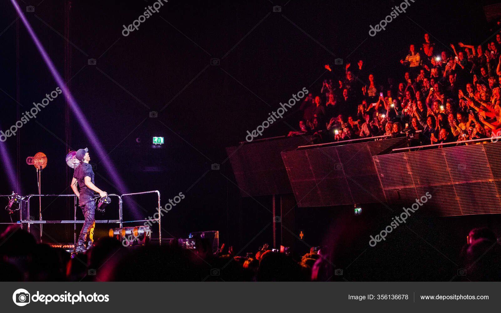 Певец Энрике Иглесиас Ziggo Dome Ноября 2019 Года Амстердаме.