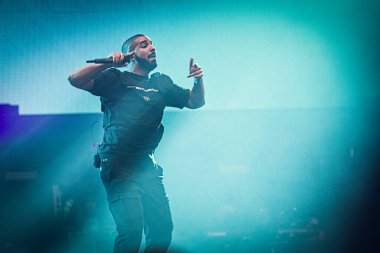 Drake perform on The boy meets world tour 2017, Ziggo Dome