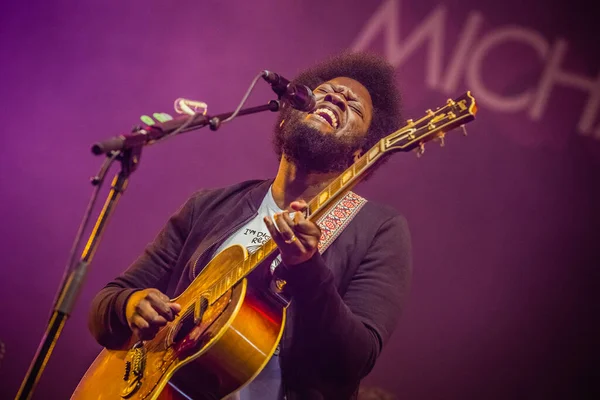 Michael Kiwanuka Actuando Escenario Durante Festival Música — Foto de Stock