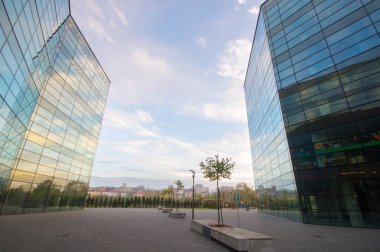 Szczecin, Polonya-27 Temmuz 2016:Modern ofis binası akşamları